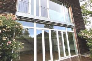 Lichtdurchflutetes Passivhaus aus Holz und Glas – Die vollständige Adresse der Immobilie erhältst du vom Anbieter., 86911 Dießen am Ammersee – Vorschaubild 1