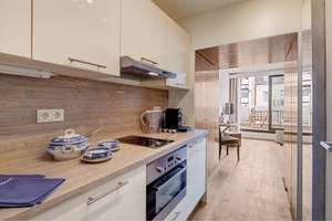 Maxvorstadt: Amalienstraße, Kleines Refugium mit Dachterrasse und Tiefgarage - frei ab 10/26 – Die vollständige Adresse der Immobilie erhältst du vom Anbieter., 80799 Universität, München – Vorschaubild 11