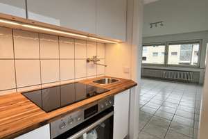 Sanierte ansprechende 1-Zimmer-Hochparterre-Wohnung mit EBK in Bochum