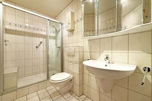 Wohnung mit Garage & Loggia
in Weitmar-Mark – Die vollständige Adresse der Immobilie erhältst du vom Anbieter., 44795 Weitmar-Mark, Bochum – Vorschaubild 6