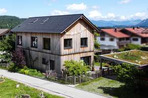 Architektenhaus in Perfektion - Nachhaltiges Wohnen am Fuße des Hochstaufens – Die vollständige Adresse der Immobilie erhältst du vom Anbieter., 83454 Anger – Vorschaubild 2