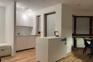 Stilvolle 1-Zimmer-Wohnung mit Balkon und EBK in München Perlach – Therese-Giehse-Allee 60, 81739 München – Vorschaubild 1