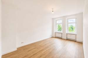 Erstbezug nach Sanierung: 2-Zimmer-Erdgeschosswohnung mit Einbauküche in Berlin Gesundbrunnen – Osloer Straße 126, 13359 Gesundbrunnen, Berlin – Vorschaubild 1