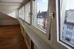 Provisionsfrei* SOFORT FREI! Rhein-nah - 2-Zm Penthouse Oberkassel - renoviert, Klimaanlage Einbaukü – Columbusstrasse 42, 40549 Oberkassel, Düsseldorf – Vorschaubild 7