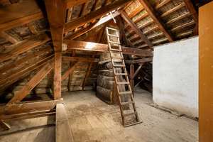 Schöne Stadtvilla mit Sanierungsbedarf in guter Lage von Berlin-Lankwitz – Die vollständige Adresse der Immobilie erhältst du vom Anbieter., 12247 Lankwitz, Berlin – Vorschaubild 20