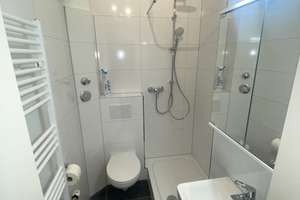 Herrliche Altbauwohnung: große Wohnküche, Original-Dielenböden, hohe Decken, top saniertes Bad – Adolfstr. 7, 53111 Nordstadt, Bonn – Vorschaubild 13