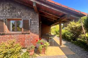 Idyllisches Refugium mit Alpen-Charme: Kleines Einfamilienhaus auf traumhaftem Gartengrundstück – Die vollständige Adresse der Immobilie erhältst du vom Anbieter., 88364 Wolfegg – Vorschaubild 3