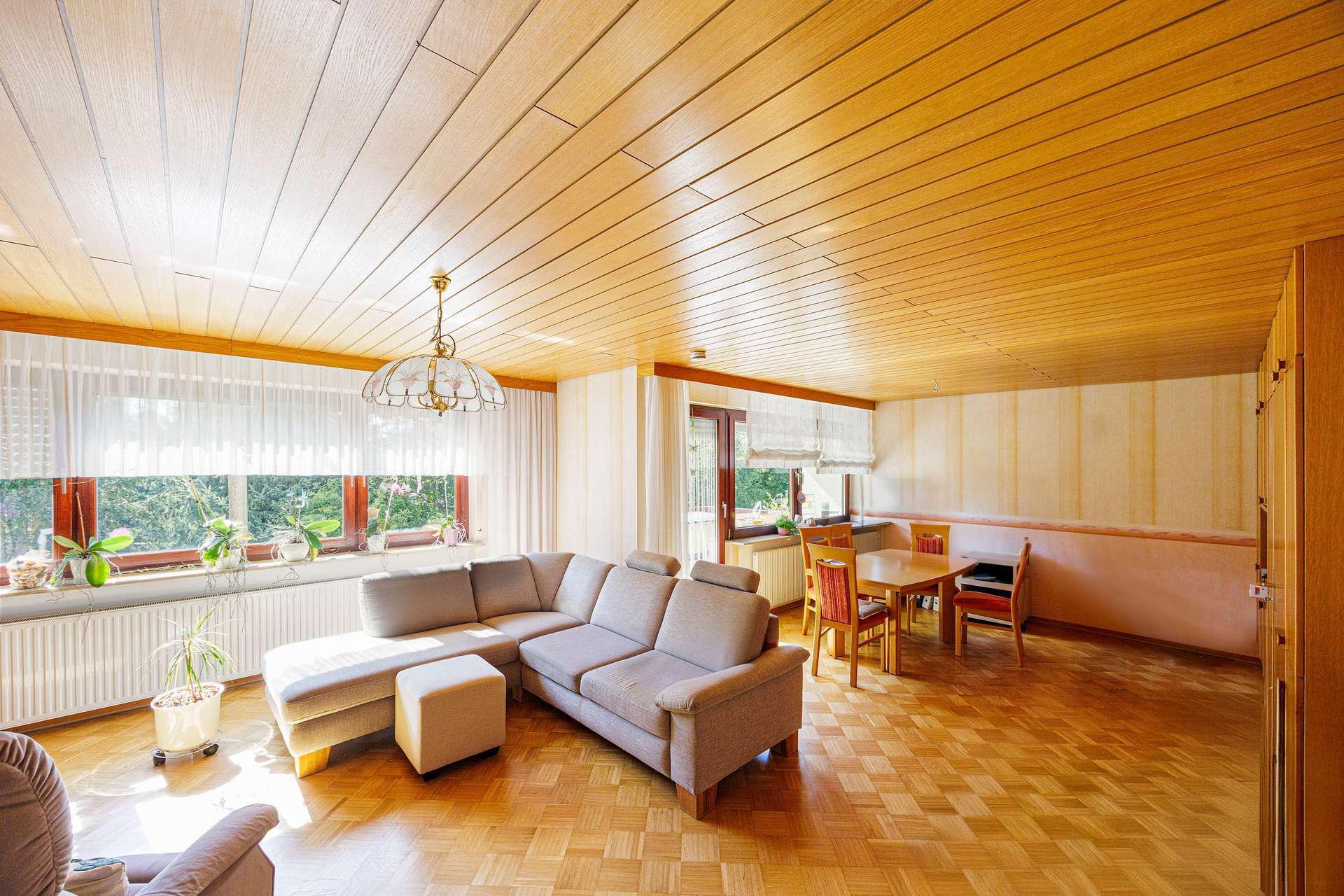 Immobilie in Winnenden - WEITBLICK: Zweifamilienhaus mit viel Raum für Ihre Ideen! - Bild 2