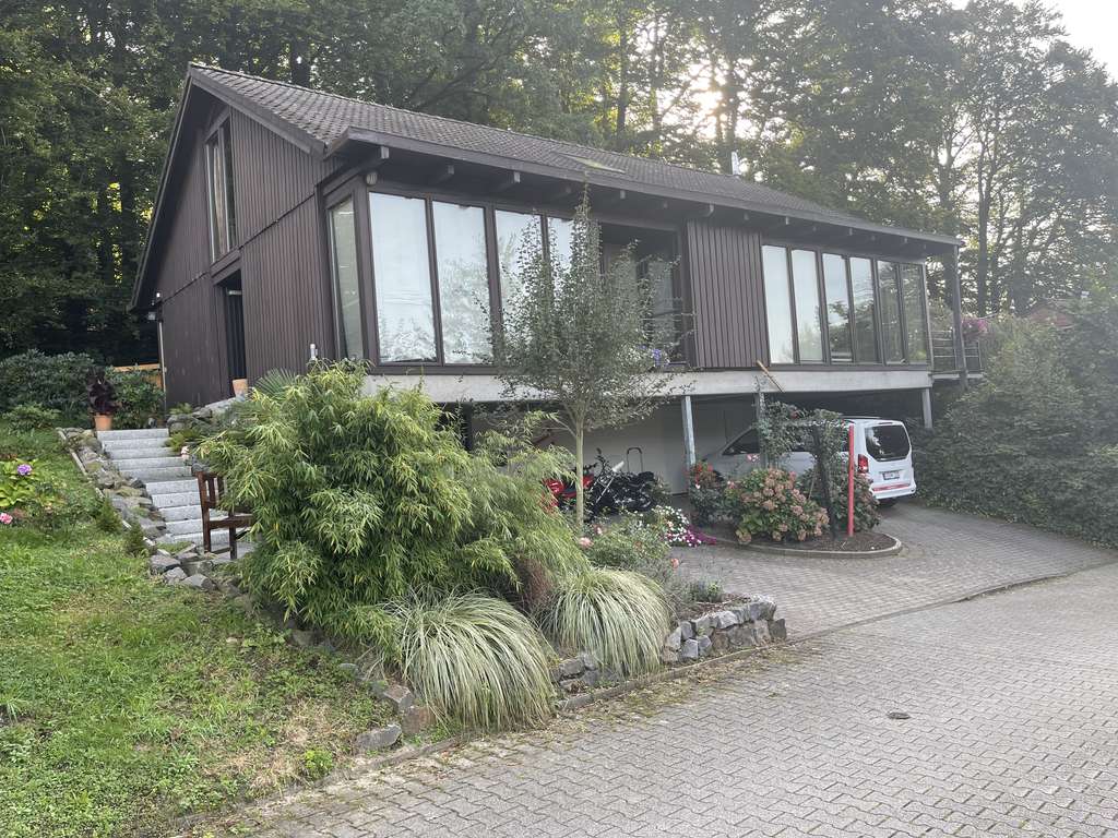 Immobilie in Bad Iburg - Außergewöhnliches Wohnhaus in Südhanglage - Bild 1