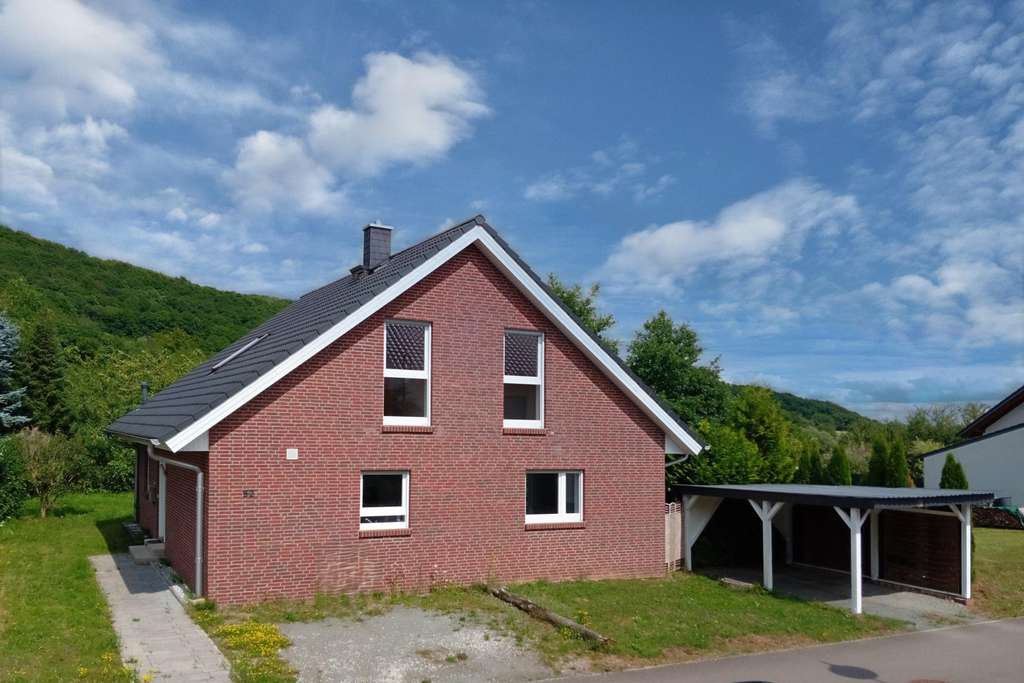 Immobilie in Erzenhausen - Erzenhausen - Attraktives, freistehendes Einfamilienhaus mit Carport und Photovoltaik - Bild 0