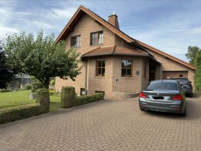 Großzügiges Familienhaus mit viel Platz, Garten, Kamin & vielseitigem Kellergeschoss