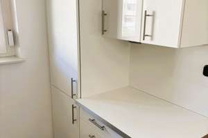 Absolute Ruhelage am Grünzug / Großzügige 3–4-Zi.-Wohnung / Südbalkon / Hobbyraum / Einzelgarage – Milbertshofenerstr. 57 B, 80807 Milbertshofen, München – Vorschaubild 11