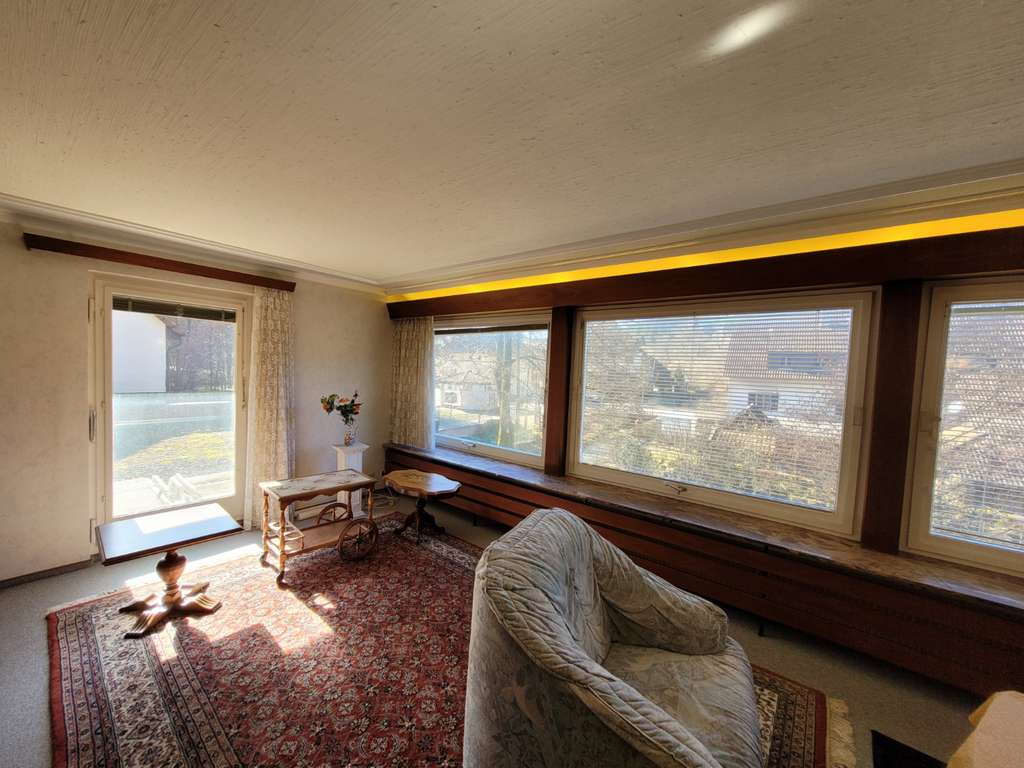 Immobilie in Loßburg - Viel Raum zum Leben – Haus mit mehreren Garagen - Bild 4