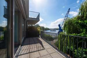 Exklusive 3-Zimmer-Wohnung mit Wasserblick, Balkon, Stellplatz und Aufzug in Alt-Stralau – Die vollständige Adresse der Immobilie erhältst du vom Anbieter., 10245 Friedrichshain, Berlin – Vorschaubild 2