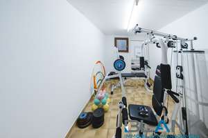 Exklusive Villa in Massivbauweise – mit Wellnessbereich, Aufzug und großzügigem Raumkonzept ! – Die vollständige Adresse der Immobilie erhältst du vom Anbieter., 75323 Bad Wildbad – Vorschaubild 27