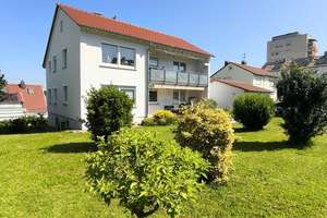Zweifamilienhaus auf großem, sonnigem Grundstück! – Die vollständige Adresse der Immobilie erhältst du vom Anbieter., 71336 Waiblingen – Vorschaubild 1