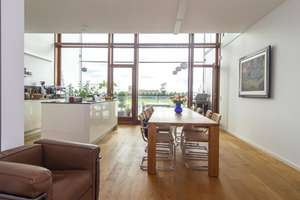 Exklusive Maisonettewohnung in direkter Rheinlage – Die vollständige Adresse der Immobilie erhältst du vom Anbieter., 50678 Altstadt/Süd, Köln – Vorschaubild 2