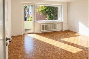 Helle 3-Zimmer-Wohnung mit Essbereich, Balkon, und Fahrstuhl in Kiel Dietrichsdorf – 24149 Neumühlen-Dietrichsdorf, Kiel – Vorschaubild 2