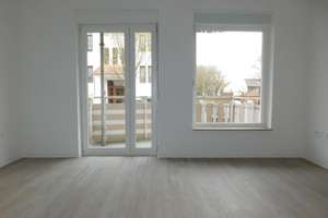 Attraktive kleine 2-Zimmer-Wohnung im 2. OG mit Balkon in Rheinnähe – renoviert und bezugsfertig! – Henschelstr. 4, 47229 Friemersheim, Duisburg – Vorschaubild 2