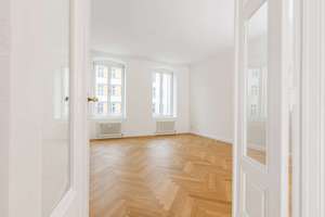 Geräumige 2-Zimmer-Wohnung mit Altbaucharme & Balkon – direkt am Weinbergspark! – Veteranenstraße 16, 10119 Mitte (Ortsteil), Berlin – Vorschaubild 2