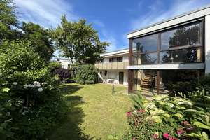 Grosszügiger Einfamilienhaus-Bungalow in ruhiger, grüner Oase in Weinstadt – Die vollständige Adresse der Immobilie erhältst du vom Anbieter., 71384 Weinstadt – Vorschaubild 1