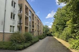 3 Zimmer mit Parkett und Flair, was will man mehr! – Calvördestr. 12F, 38118 Westliches Ringgebiet, Braunschweig – Vorschaubild 1
