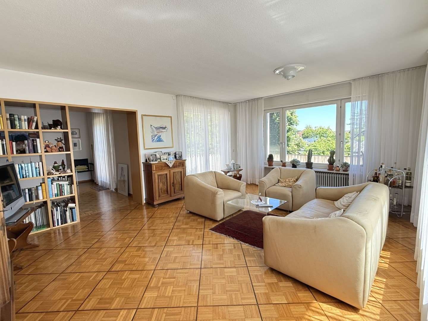 Immobilie in Meßkirch - Gepflegtes, großzügiges Einfamilienhaus mit Gewerberäumen+großer Garage - Bild 4