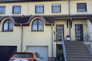 Für die kleine Familie: Schönes RMH mit Terrasse und kleinem Garten – Die vollständige Adresse der Immobilie erhältst du vom Anbieter., 61130 Nidderau – Vorschaubild 1