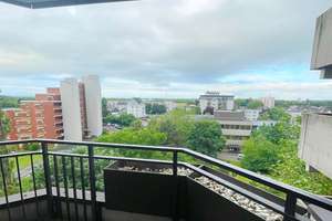 Willkommen in Ihrer frisch modernisierten Familien-Wohnung mit Balkon-Weitblick, Wannenbad, Gäste-WC – Friedensstraße 114a, 51145 Urbach, Köln – Vorschaubild 4