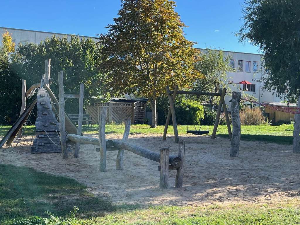 Immobilie in Falkensee - Attraktive Kapitalanlage:  großzügige 4-Zimmer-Maisonettewohnung in der Gartenstadt Falkenhöh - Bild 4