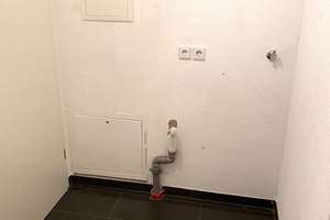Moderne 2-Zimmer-Einliegerwohnung mit Einbauküche & separatem Eingang – Am Eglenbach 21, 73035 Göppingen – Vorschaubild 12