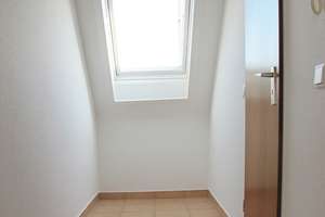 Bezugsfreie, sonnige Dachgeschoss-Wohnung  mit Aufzug + Sonnenbalkon im beliebten Flingern-Nord – 40235 Flingern Nord, Düsseldorf – Vorschaubild 4