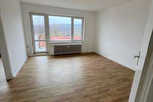 Helle 3-Zimmerwohnung mit Balkon in Gebhardshagen – Eichenweg 21, 38229 Gebhardshagen, Salzgitter – Vorschaubild 1