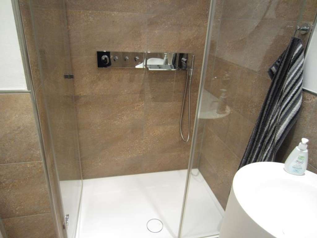Pforzheim Zentrum, beim Theater, schöne 2Zi WHG, 50qm, Balkon , Aufzug, TG St, neu renov.