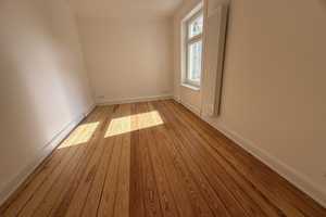 Schöne frisch sanierte 3,5 Zi.-Altbauwohnung mit Holzdielen, EBK und Balkon – Talstr. 25, 20359 Hamburg – Vorschaubild 9