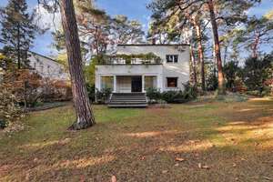 Architekturgeschichte als Zuhause – Die erste gebaute Villa von Richard Neutra