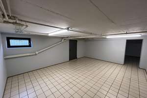 Großzügiger Bungalow mit Traumgrundstück, Dreifachgarage in Markt Eichendorf - provisionsfrei – Die vollständige Adresse der Immobilie erhältst du vom Anbieter., 94428 Eichendorf – Vorschaubild 29