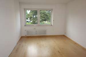 EINFAMILIEN-REIHENMITTELHAUS PARKETT 4 ZIMMER MOD. BÄDER+G-WC GARTEN TERRASSE GARAGE IN HASSELS – Oberheider Straße 35, 40599 Hassels, Düsseldorf – Vorschaubild 18