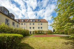 Helle 3-Zimmer-Wohnung mit Balkon, Garage & Garten-Blick in München Moosach – Dachauer Straße 354A, 80993 Alt-Moosach, München – Vorschaubild 13