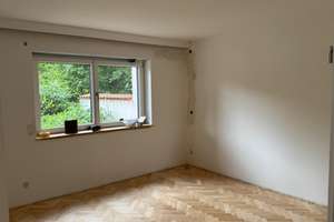 Exklusive Doppelhaushälfte in begehrter sonniger Lage von Murnau mit neuer Einbauküche, usw.. – Die vollständige Adresse der Immobilie erhältst du vom Anbieter., 82418 Murnau am Staffelsee – Vorschaubild 2