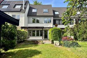 Renoviertes Reihenmittelhaus mit entzückendem Garten in Kirchheim - familienfreundlich!