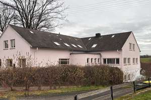 Nachhaltig saniertes Mehrfamilien- und Seminarhaus im Westerwald mit Fernblick – Gartenstraße 15, 57632 Flammersfeld – Vorschaubild 13