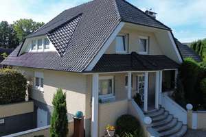 Exklusives Einfamilienhaus mit Swimmingpool in Cloppenburg zu verkaufen! – Die vollständige Adresse der Immobilie erhältst du vom Anbieter., 49661 Cloppenburg – Vorschaubild 1