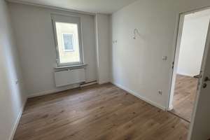 St. Peter ! 2-Zi.-Altbau-Whg., 40 m², Laminat, ohne Balkon, im 2.OG ohne Aufzug – Die vollständige Adresse der Immobilie erhältst du vom Anbieter., 90478 Glockenhof, Nürnberg – Vorschaubild 4