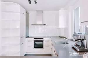 Licht, Lage, Lebensgefühl – moderne Maisonettewohnung in den Elbvororten, sofort bezugsbereit – Die vollständige Adresse der Immobilie erhältst du vom Anbieter., 22589 Sülldorf, Hamburg – Vorschaubild 9