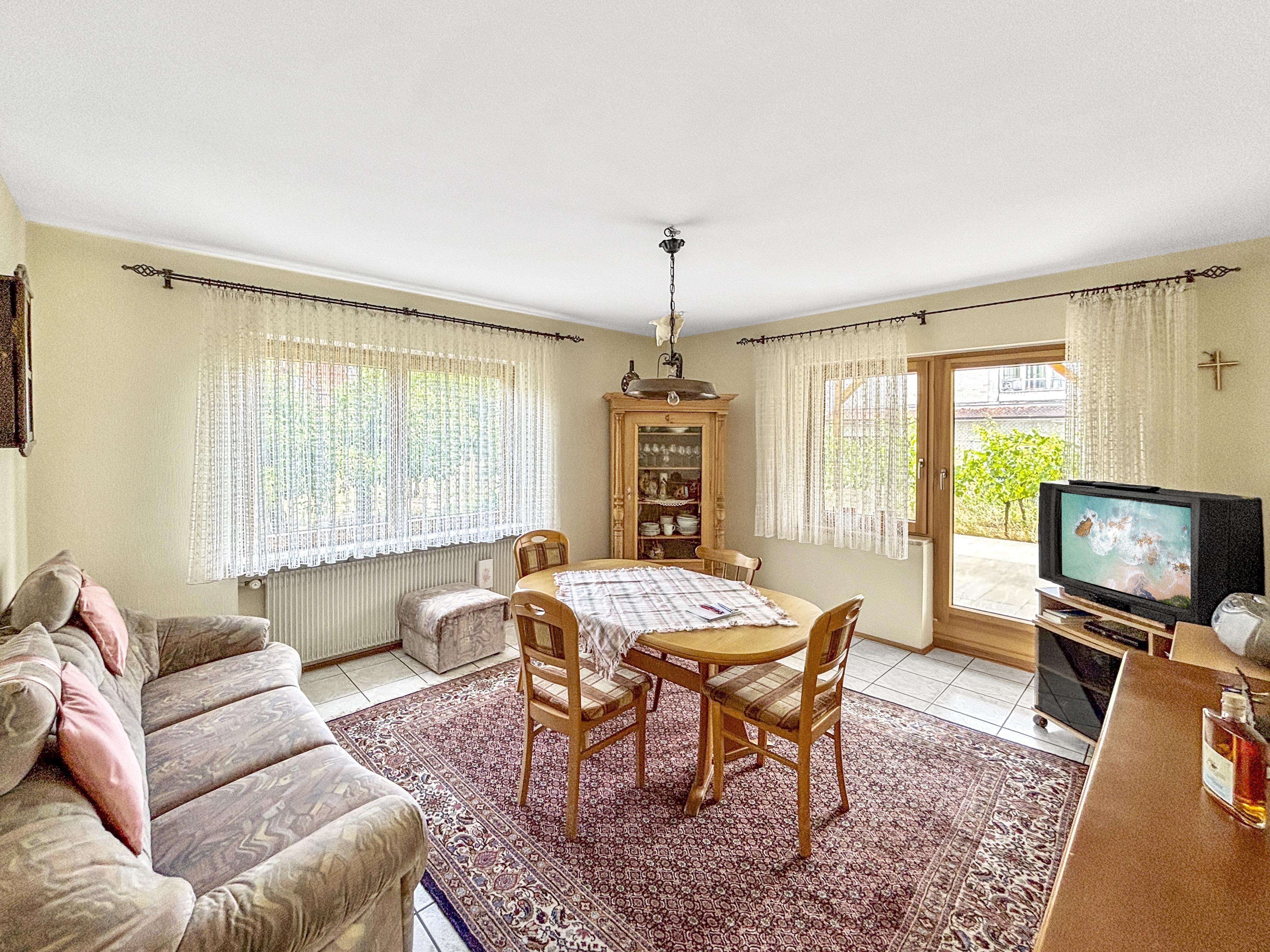 Immobilie in Sommerhausen - Ehemaliges Weingut - Wohnhaus und Nebengebäude in Sommerhausen - Bild 7