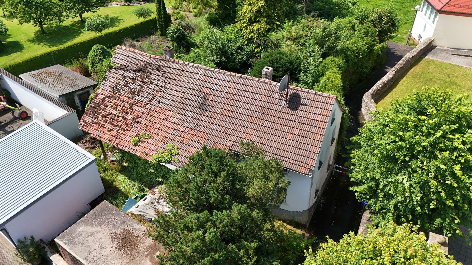 freistehendes Einfamilienhaus mit Entwicklungspotenzial! Unsaniert - Schnäppchen!, Fulda Kreis – Bild 2