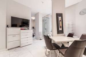 Luxuriös möbliertes Apartment mit Balkon und TG-Stellplatz in der Kameha Residence – Die vollständige Adresse der Immobilie erhältst du vom Anbieter., 40213 Altstadt, Düsseldorf – Vorschaubild 11