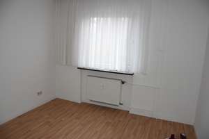 Stilvolle, modernisierte 2-Zimmer-Wohnung mit Balkon und EBK in Mainz – Laubenheimer Straße 33a, 55130 Weisenau, Mainz – Vorschaubild 5