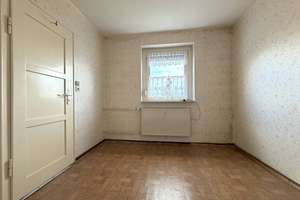 Attraktive Gelegenheit in Wolfen: Reihenmittelhaus mit gepflegtem Garten, Terrasse & Ausbaureserve – Reudener Straße 25a, 6766 Bitterfeld-Wolfen – Vorschaubild 27